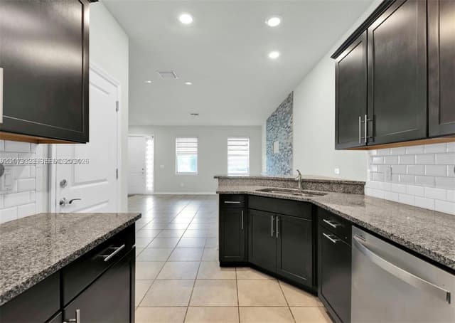 1240 Eucalyptus Dr # 2, Hollywood FL 33021 - Hollywood, FL - Photo 7