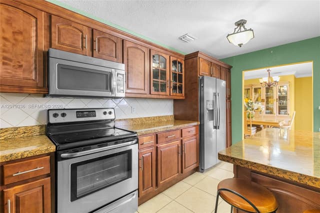 311 SW 70th Ter, Pembroke Pines FL 33023 - Pembroke Pines, FL - Photo 3