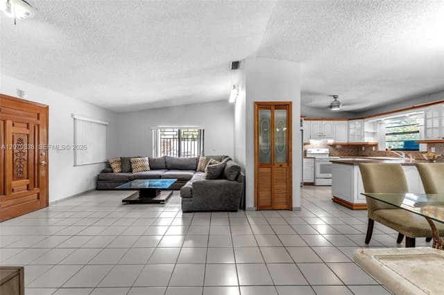 13706 SW 14th St, Miami FL 33184 - Miami, FL - Photo 5