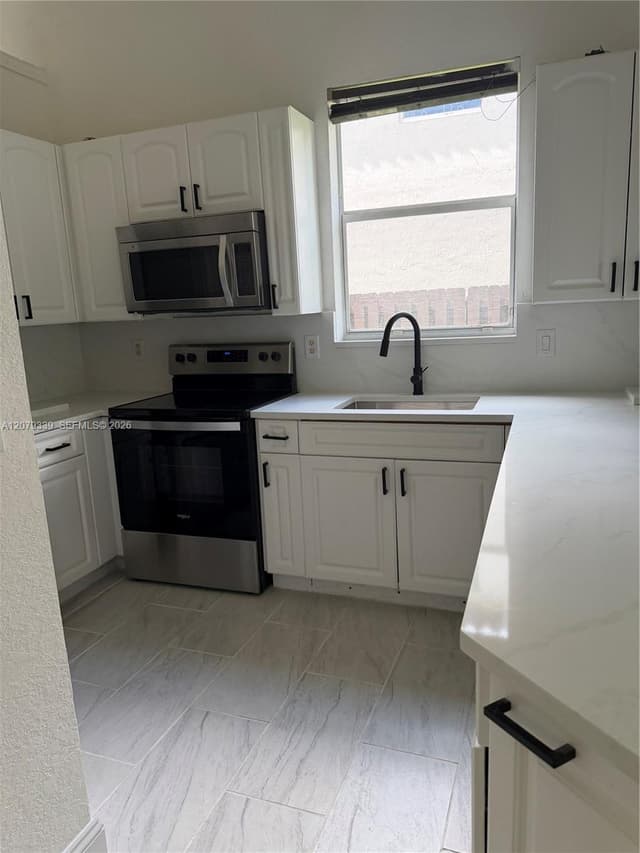 5040 SW 139th Ter, Miramar FL 33027 - Miramar, FL - Photo 2