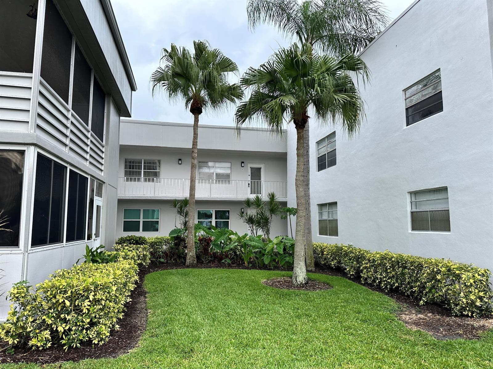 811 Flanders Q, Delray Beach FL 33484 - Delray Beach, FL - Photo 1