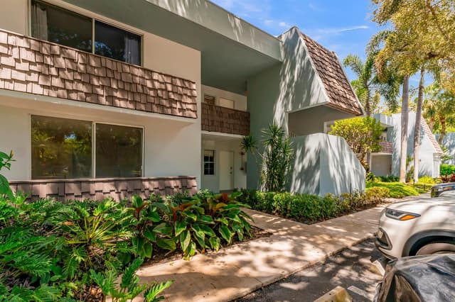 3201 N COURSE Lane E # 212, Pompano Beach FL 33069 - Pompano Beach, FL - Photo 2