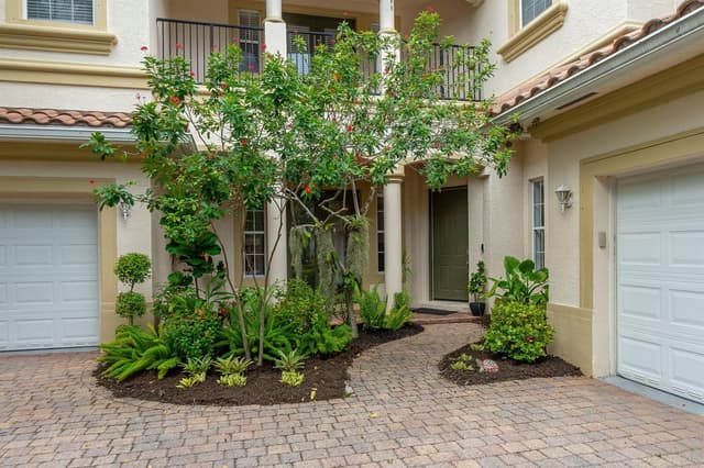 428 Cresta Circle, West Palm Beach FL 33413 - West Palm Beach, FL - Photo 3