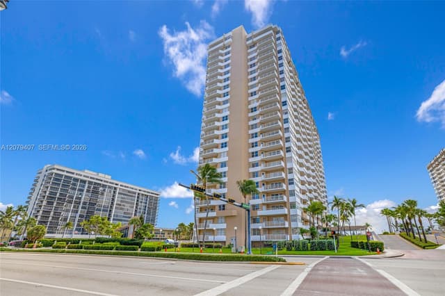 1985 S Ocean Dr # 10E, Hallandale Beach FL 33009 - Hallandale Beach, FL - Photo 3