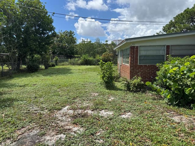 3651 BAHAMA Road, FL 33410 - Photo 4