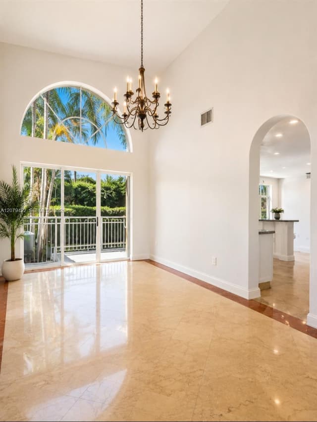 10916 NW 58th Ter, Doral FL 33178 - Doral, FL - Photo 4