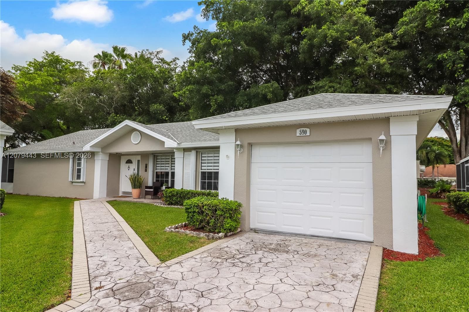 590 SE 19th Dr, Homestead FL 33033