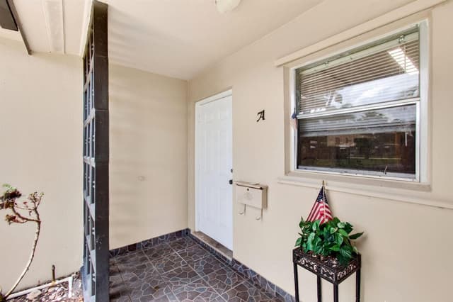 1057 E Circle Terrace, Delray Beach FL 33445 - Delray Beach, FL - Photo 2