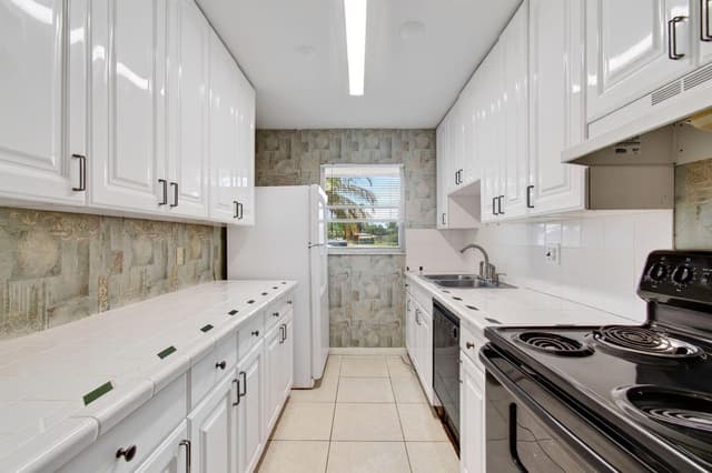 1057 E Circle Terrace, Delray Beach FL 33445 - Delray Beach, FL - Photo 6
