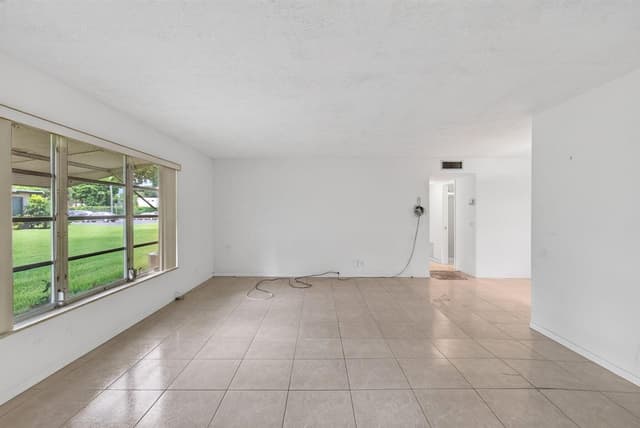 1057 E Circle Terrace, Delray Beach FL 33445 - Delray Beach, FL - Photo 4