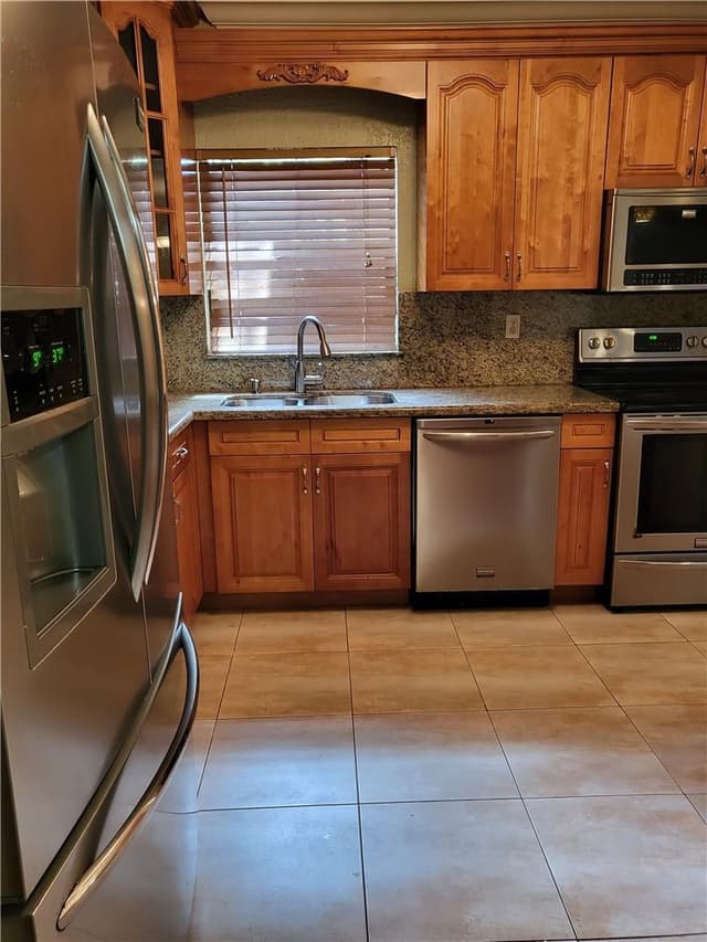 780 NE 199TH Street # 101E, Miami FL 33179 - Miami, FL - Photo 4