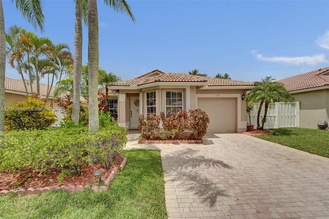 774 SW 120th Ave, Pembroke Pines FL 33025 - Pembroke Pines, FL - Photo 2