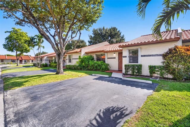 5736 SW 112th Ter, Cooper City FL 33330 - Cooper City, FL - Photo 2
