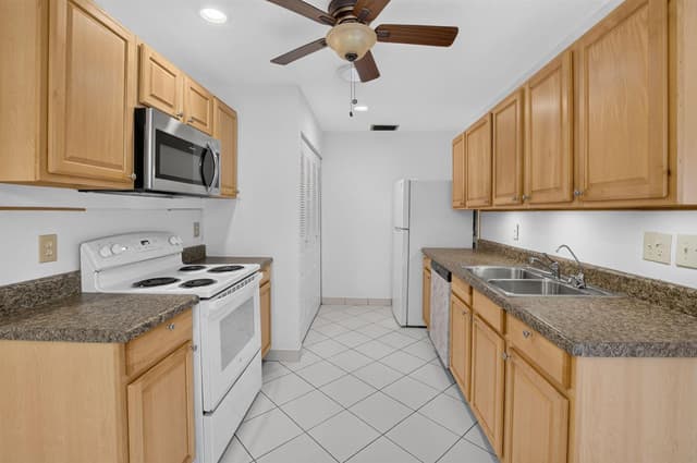 6070 La Palma Lane, Delray Beach FL 33484 - Delray Beach, FL - Photo 5