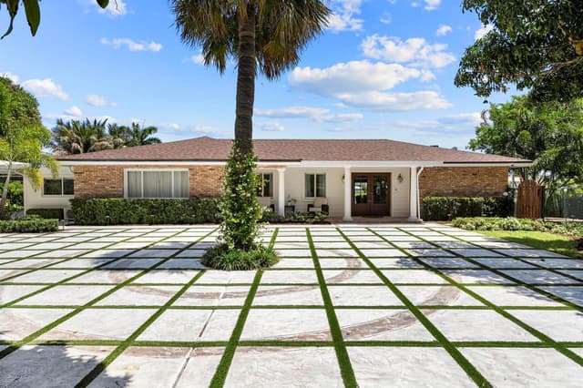 7400 W Lake Drive, Lake Clarke Shores FL 33406 - Lake Clarke Shores, FL - Photo 2