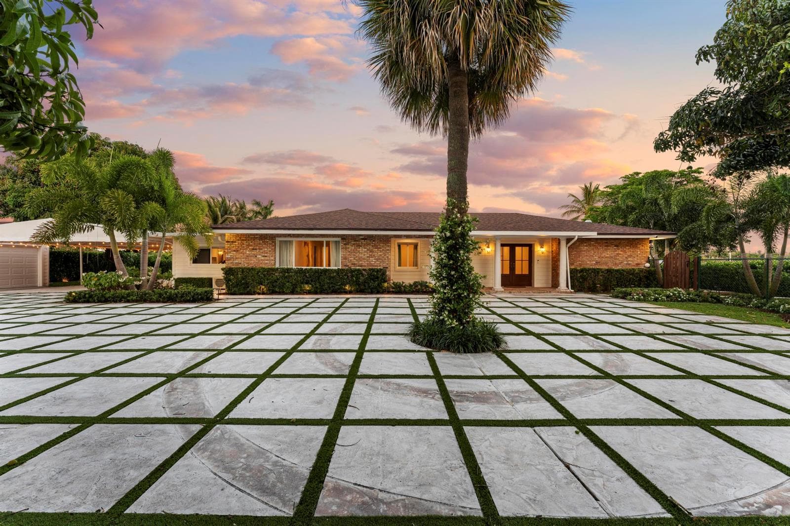 7400 W Lake Drive, Lake Clarke Shores FL 33406