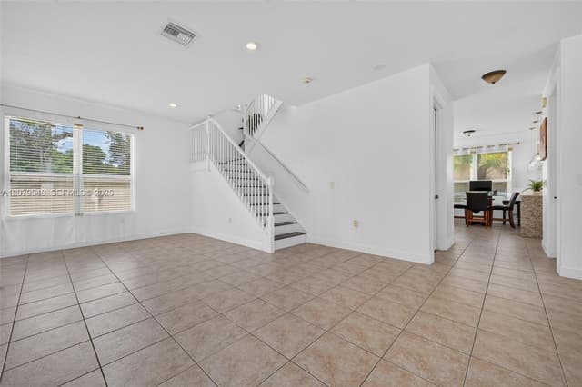 18051 SW 41st St, Miramar FL 33029 - Miramar, FL - Photo 6