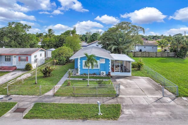 2760 NW 23rd St, Fort Lauderdale FL 33311 - Fort Lauderdale, FL - Photo 2