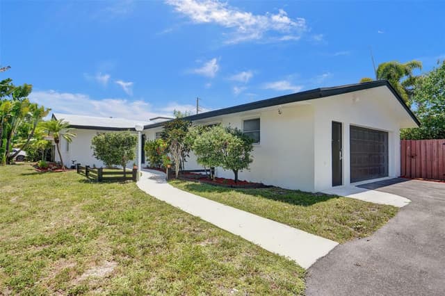 4017 NE 18th Avenue, Oakland Park FL 33334 - Oakland Park, FL - Photo 2