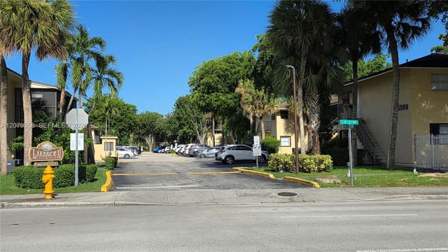 15619 SW 73rd Cir Ter # 8, Miami FL 33193 - Miami, FL - Photo 2