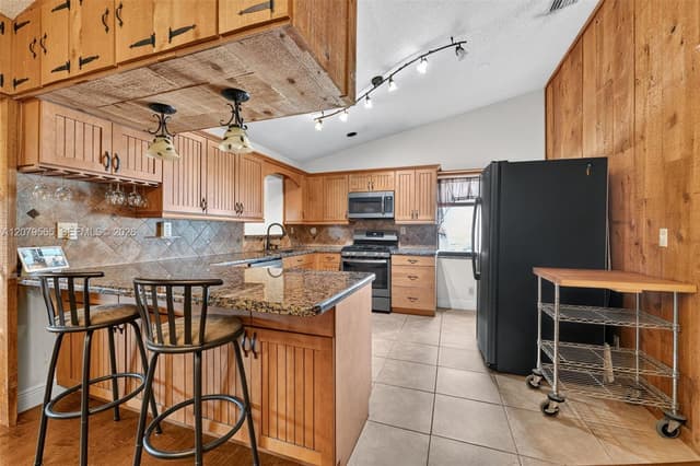 7508 SW 6th Ct, North Lauderdale FL 33068 - North Lauderdale, FL - Photo 6
