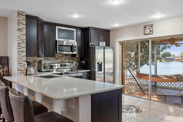 940 SW 96TH Avenue, Pembroke Pines FL 33025 - Pembroke Pines, FL - Photo 7