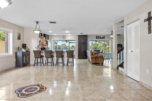 940 SW 96TH Avenue, Pembroke Pines FL 33025 - Pembroke Pines, FL - Photo 5