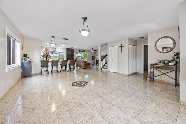 940 SW 96TH Avenue, Pembroke Pines FL 33025 - Pembroke Pines, FL - Photo 4