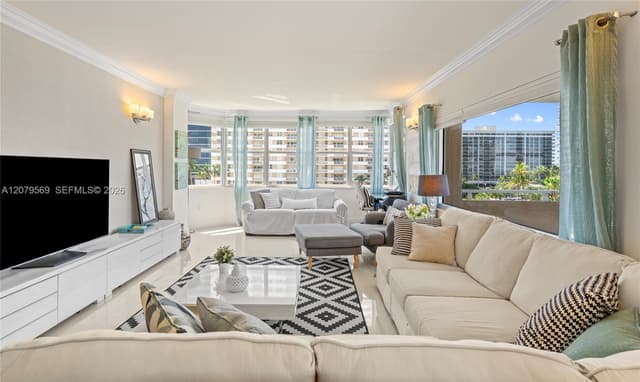 1950 S Ocean Dr # 4E, Hallandale Beach FL 33009 - Hallandale Beach, FL - Photo 4