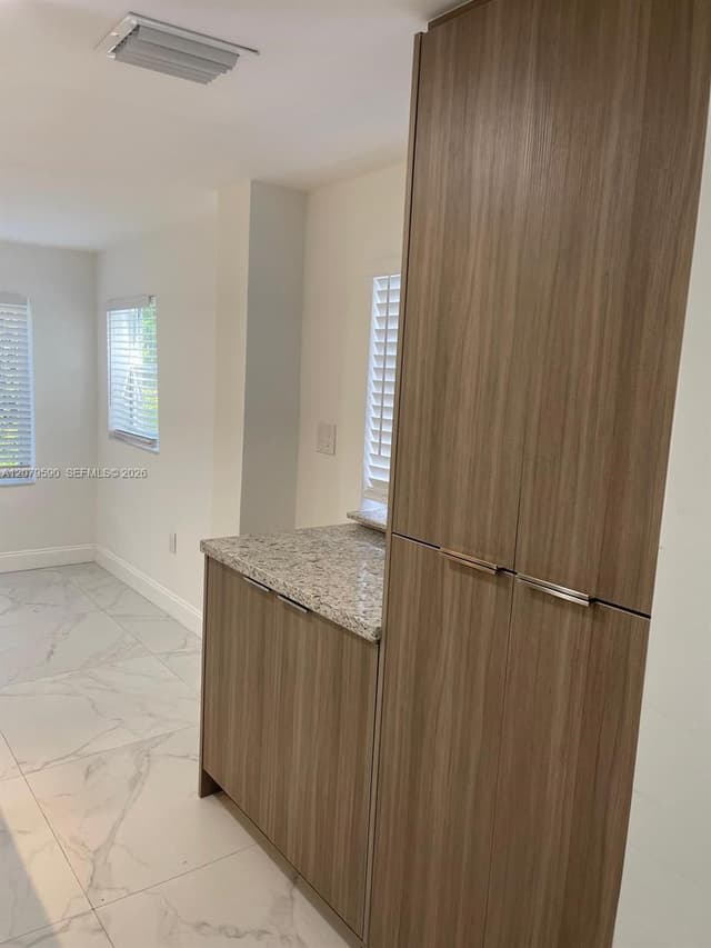 5764 E 5th Ave, Hialeah FL 33013 - Hialeah, FL - Photo 7