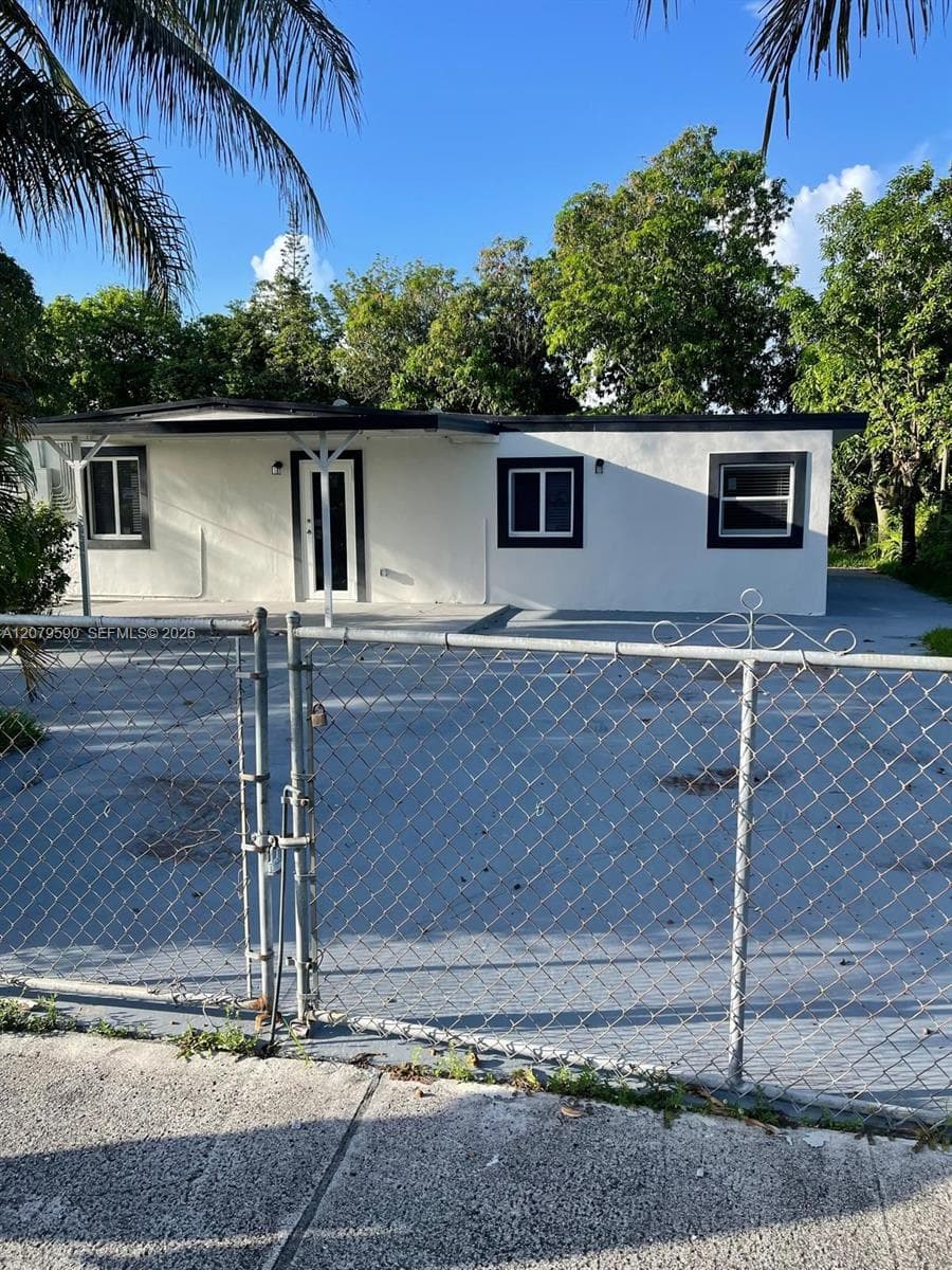 5764 E 5th Ave, Hialeah FL 33013 - Hialeah, FL - Photo 1