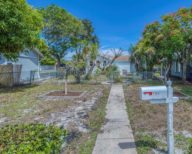 708 N H Street, FL 33460 - Photo 3