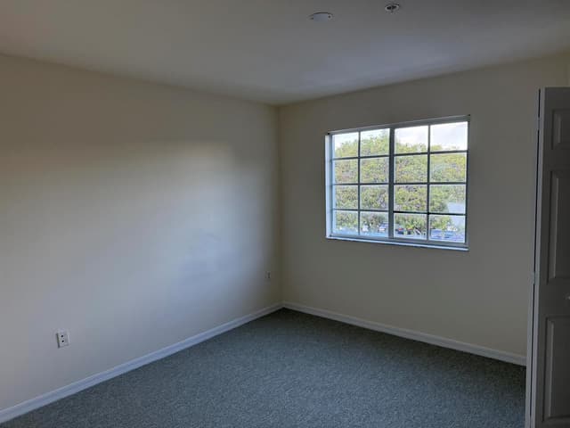520 SW 111TH Avenue # 301, Pembroke Pines FL 33025 - Pembroke Pines, FL - Photo 6