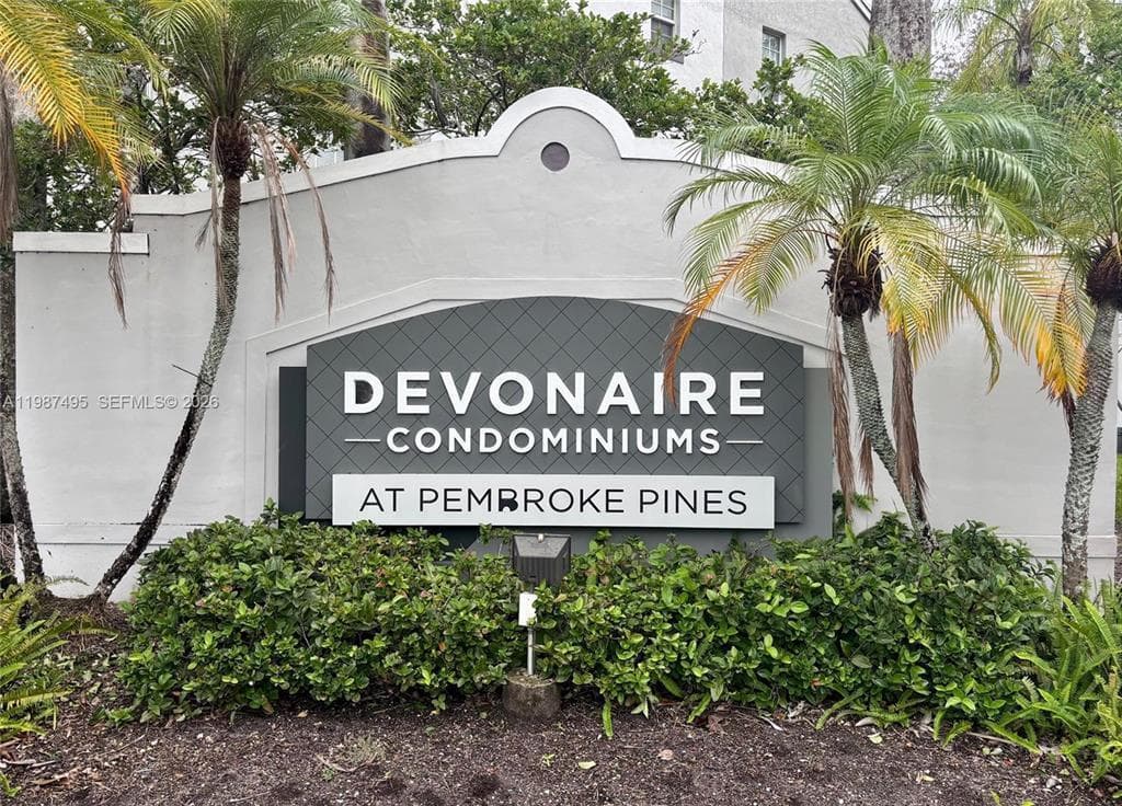 520 SW 111TH Avenue # 301, Pembroke Pines FL 33025