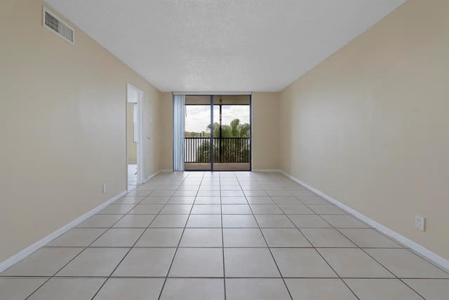 112 LAKE EMERALD Drive # 209, Oakland Park FL 33309 - Oakland Park, FL - Photo 6
