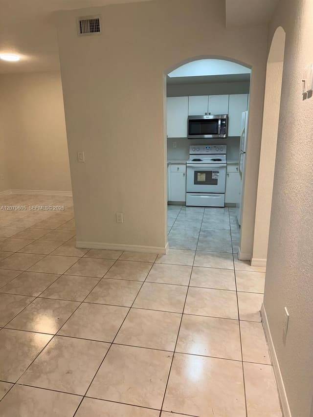 8956 W Flagler St # 208, Miami FL 33174 - Miami, FL - Photo 4