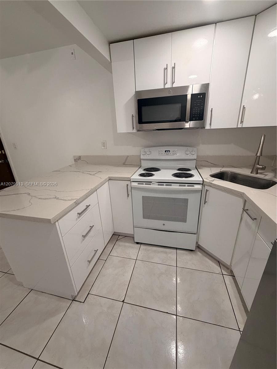 4715 NW 7th St # 2, Miami FL 33126
