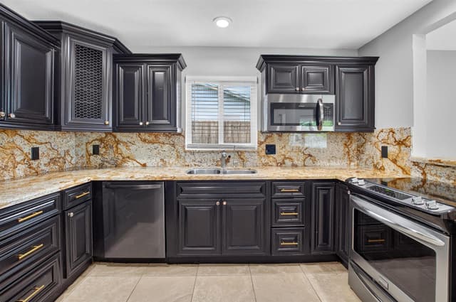 1023 SW 25TH Place, Boynton Beach FL 33426 - Boynton Beach, FL - Photo 3