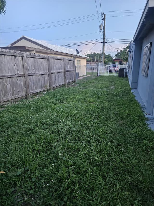 6847 SW 13th St, Miami FL 33144 - Miami, FL - Photo 3