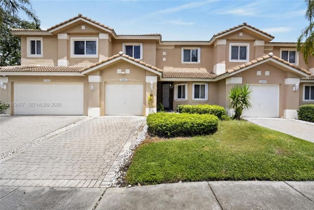 15891 SW 12th St, Pembroke Pines FL 33027 - Pembroke Pines, FL - Photo 2