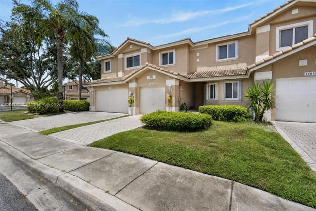 15891 SW 12th St, Pembroke Pines FL 33027 - Pembroke Pines, FL - Photo 4