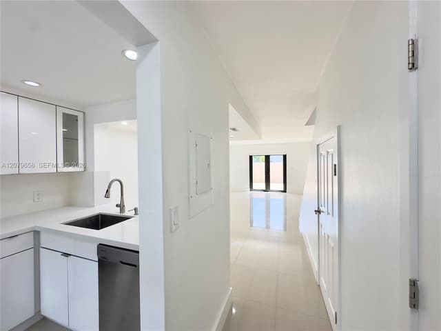 8010 SW 152nd Ave # 211, Miami FL 33193 - Miami, FL - Photo 6
