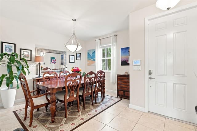 2466 NE 3rd Ct, Homestead FL 33033 - Homestead, FL - Photo 3