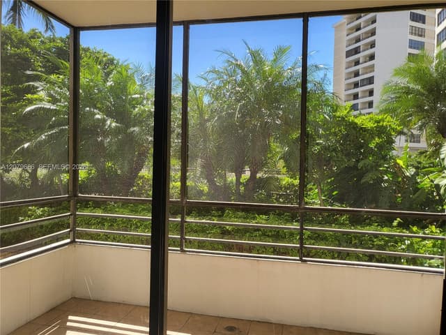 600 Three Islands Blvd # 118, Hallandale Beach FL 33009 - Hallandale Beach, FL - Photo 2