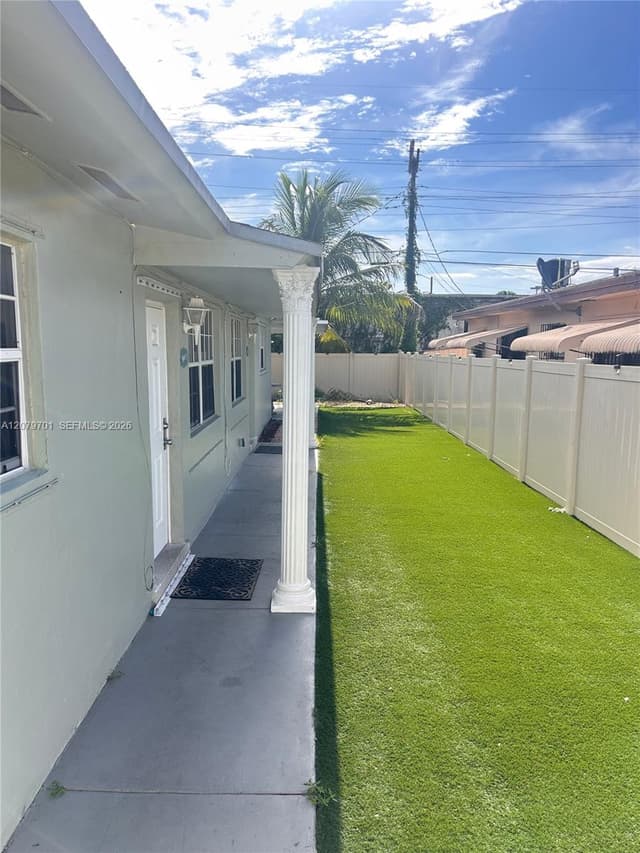 337 Phippen Waiters Rd, Dania Beach FL 33004 - Dania Beach, FL - Photo 3