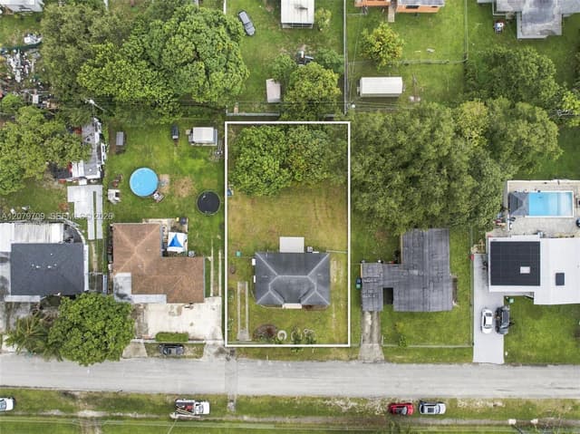 2135 NW 129th St, Miami FL 33167 - Miami, FL - Photo 3