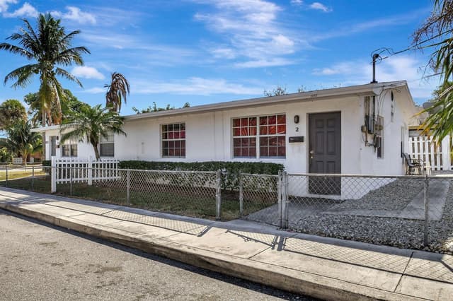 1001 S L Street # 2, FL 33460 - Photo 2