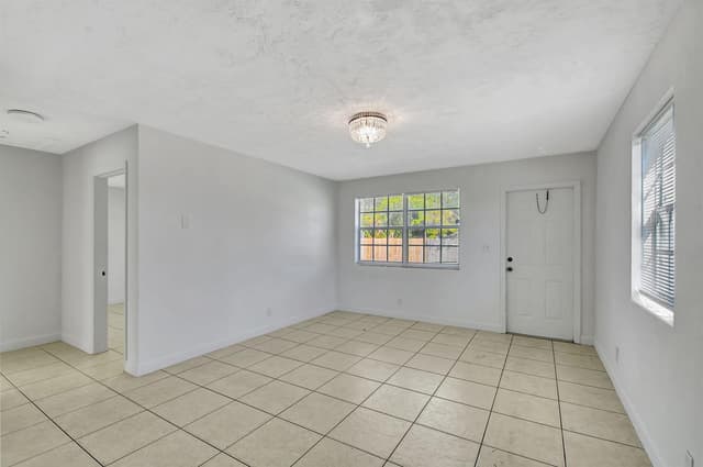 1001 S L Street # 2, FL 33460 - Photo 6