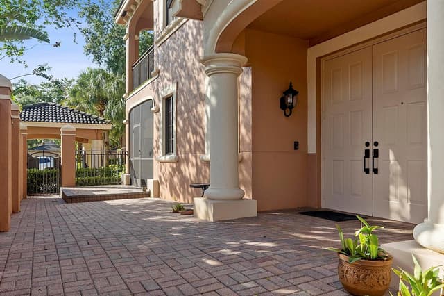 2742 Kinsington Circle, Weston FL 33332 - Weston, FL - Photo 4