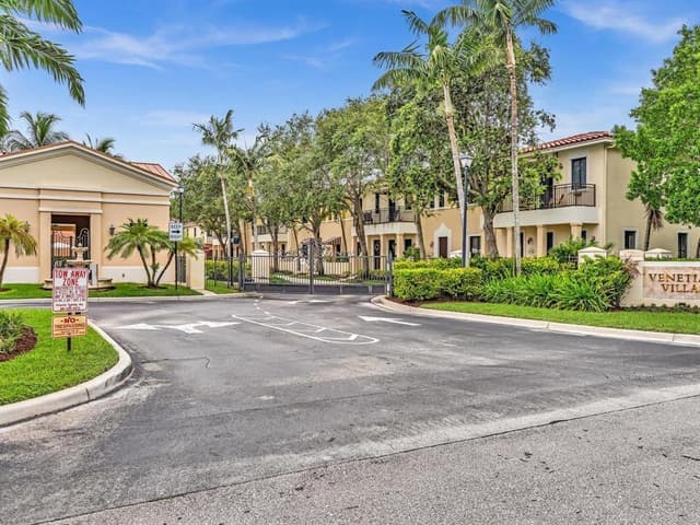 2514 VENETIAN Court # 2514, Boynton Beach FL 33426 - Boynton Beach, FL - Photo 2